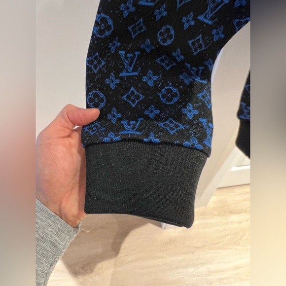 Louis Vuitton Men’s Monogram Hoodie (Size: M) - Picture 4 of 11